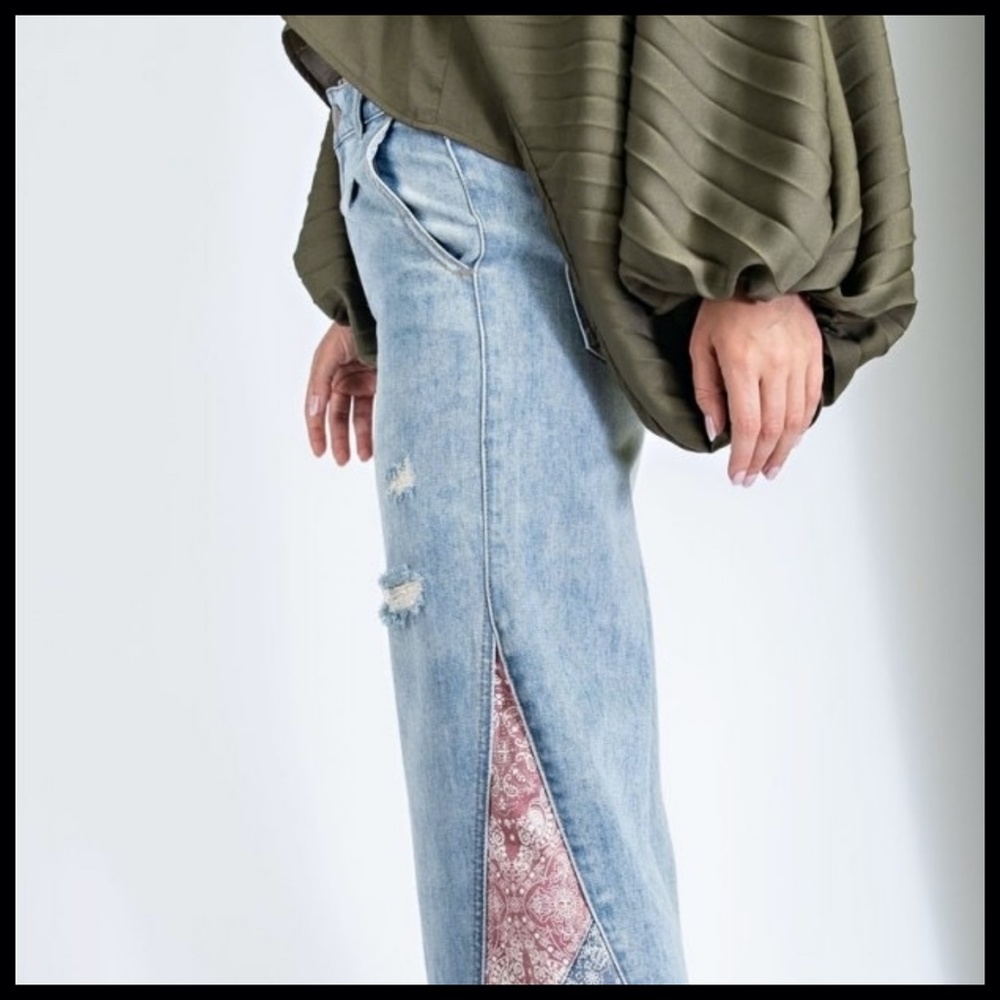 EASEL “I Got A Feeling” Light Denim Boyfriend Jeans Patchwork Details Flared Leg - Picture 7 of 14